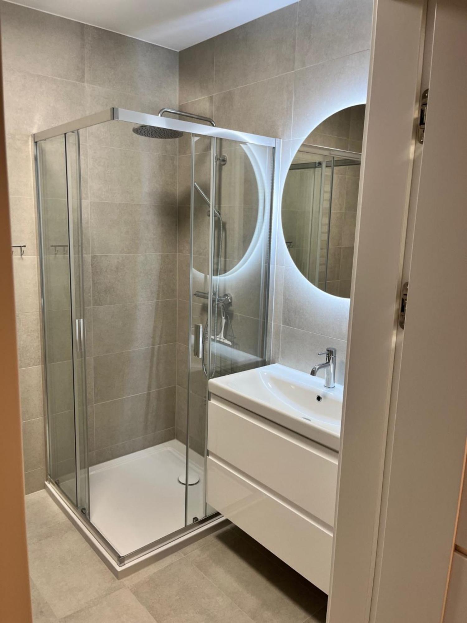 Apartament Julia 1-4 Os Starowapiennikowa 42A Z Balkonem Ze Sniadaniem Kontynentalnym Келце Екстериор снимка