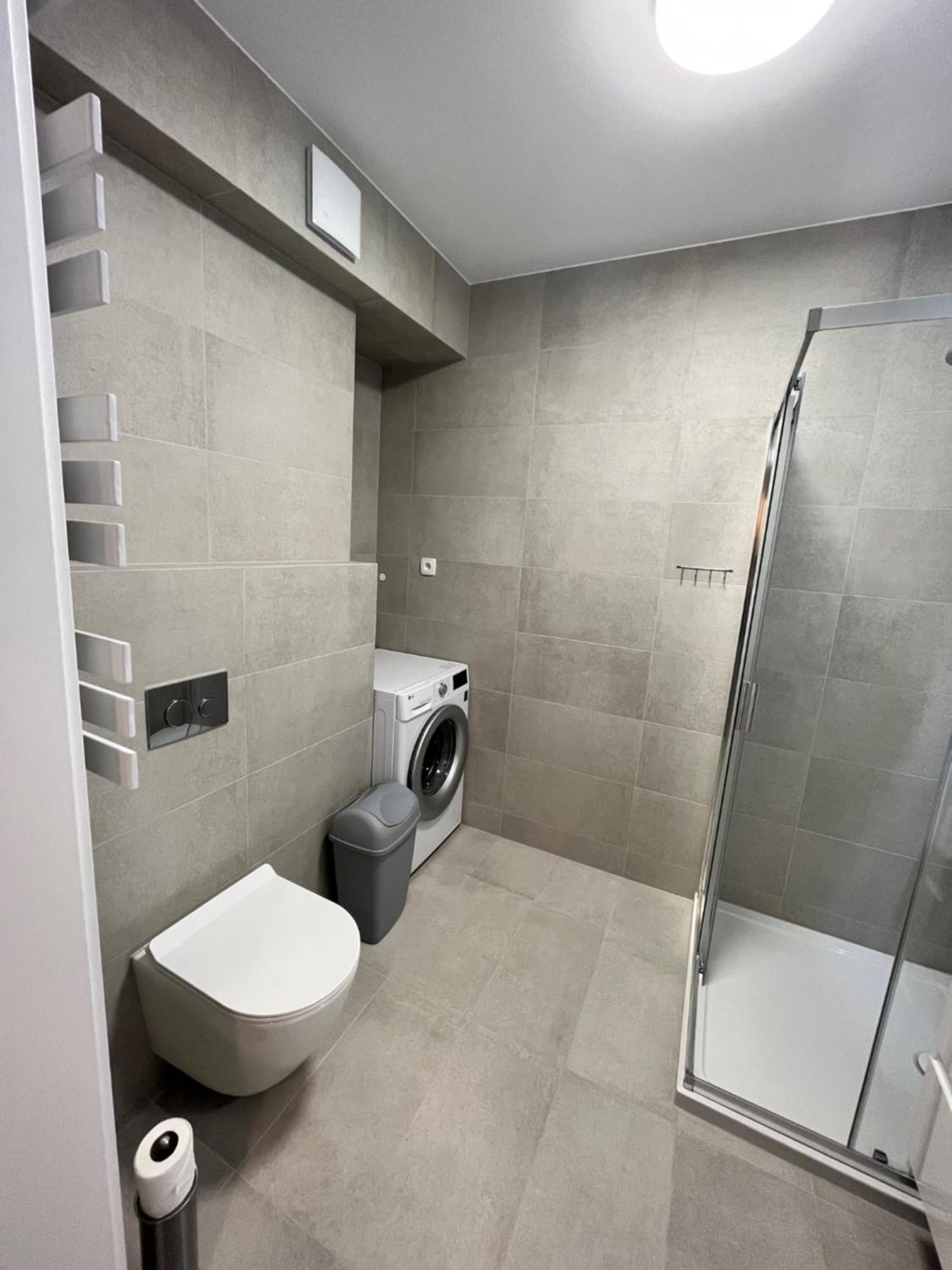 Apartament Julia 1-4 Os Starowapiennikowa 42A Z Balkonem Ze Sniadaniem Kontynentalnym Келце Екстериор снимка