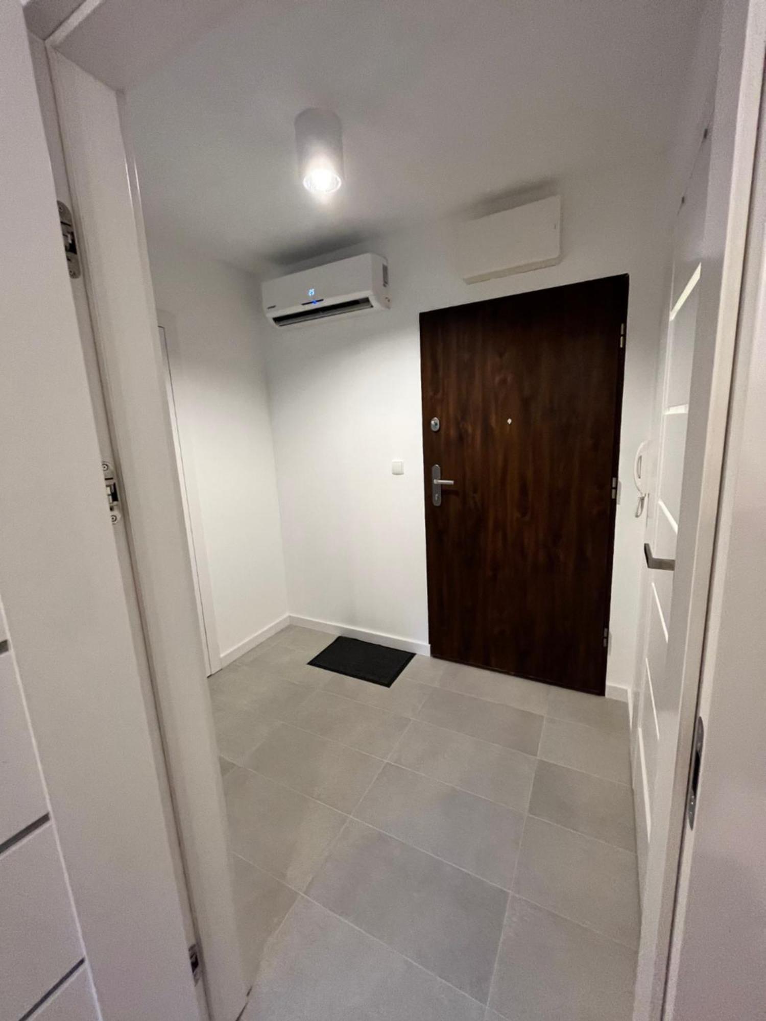 Apartament Julia 1-4 Os Starowapiennikowa 42A Z Balkonem Ze Sniadaniem Kontynentalnym Келце Екстериор снимка