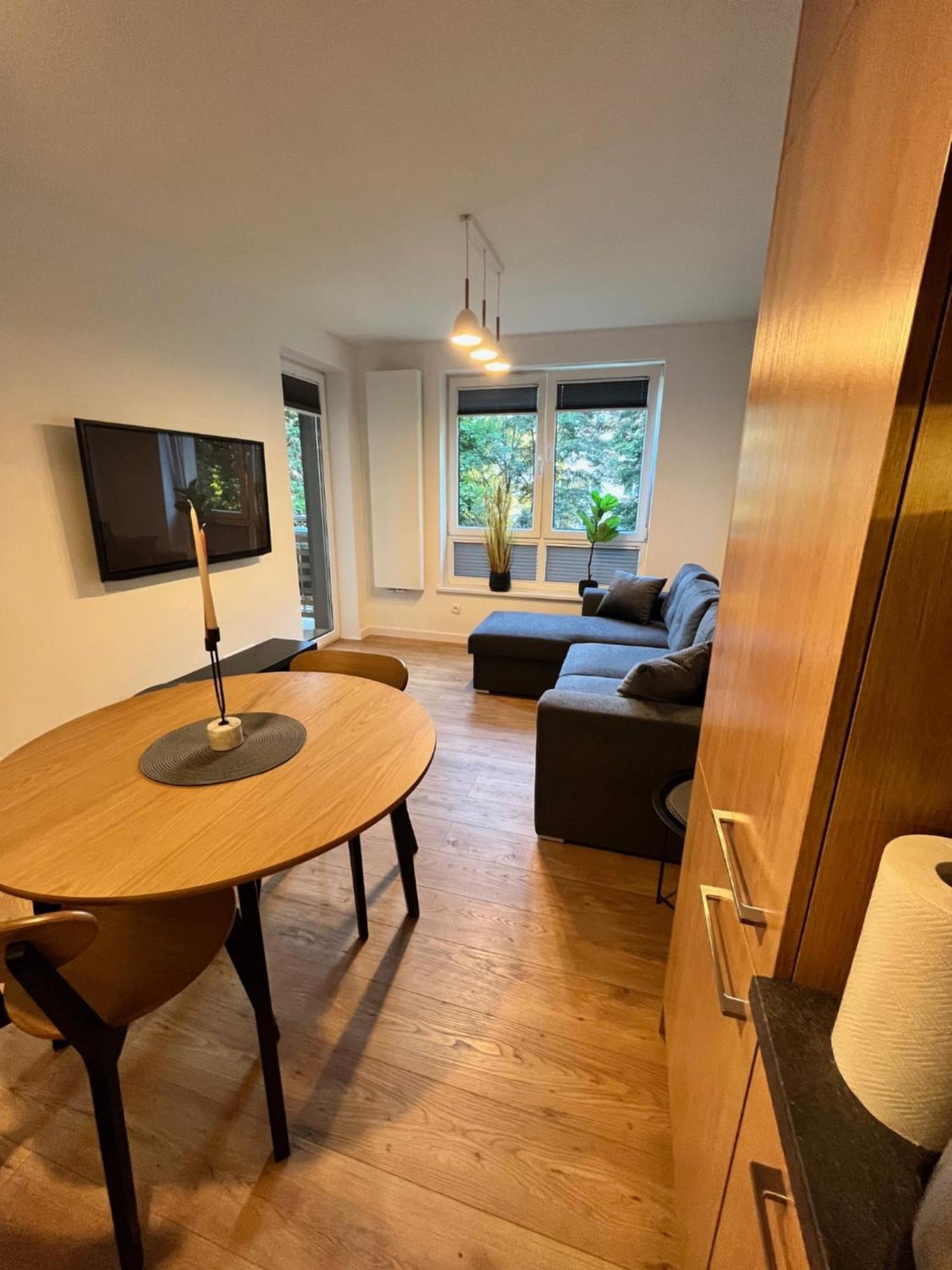 Apartament Julia 1-4 Os Starowapiennikowa 42A Z Balkonem Ze Sniadaniem Kontynentalnym Келце Екстериор снимка