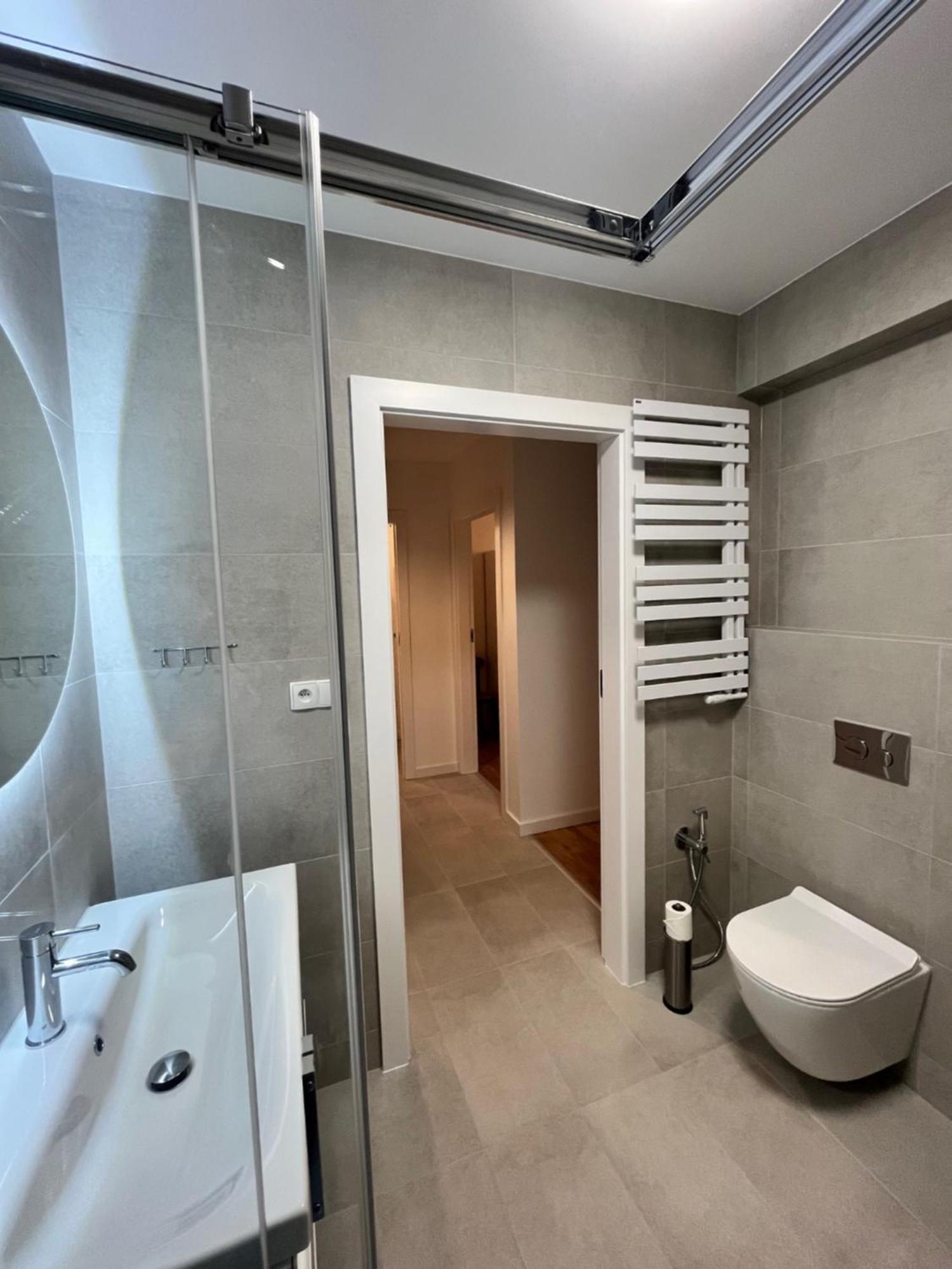 Apartament Julia 1-4 Os Starowapiennikowa 42A Z Balkonem Ze Sniadaniem Kontynentalnym Келце Екстериор снимка