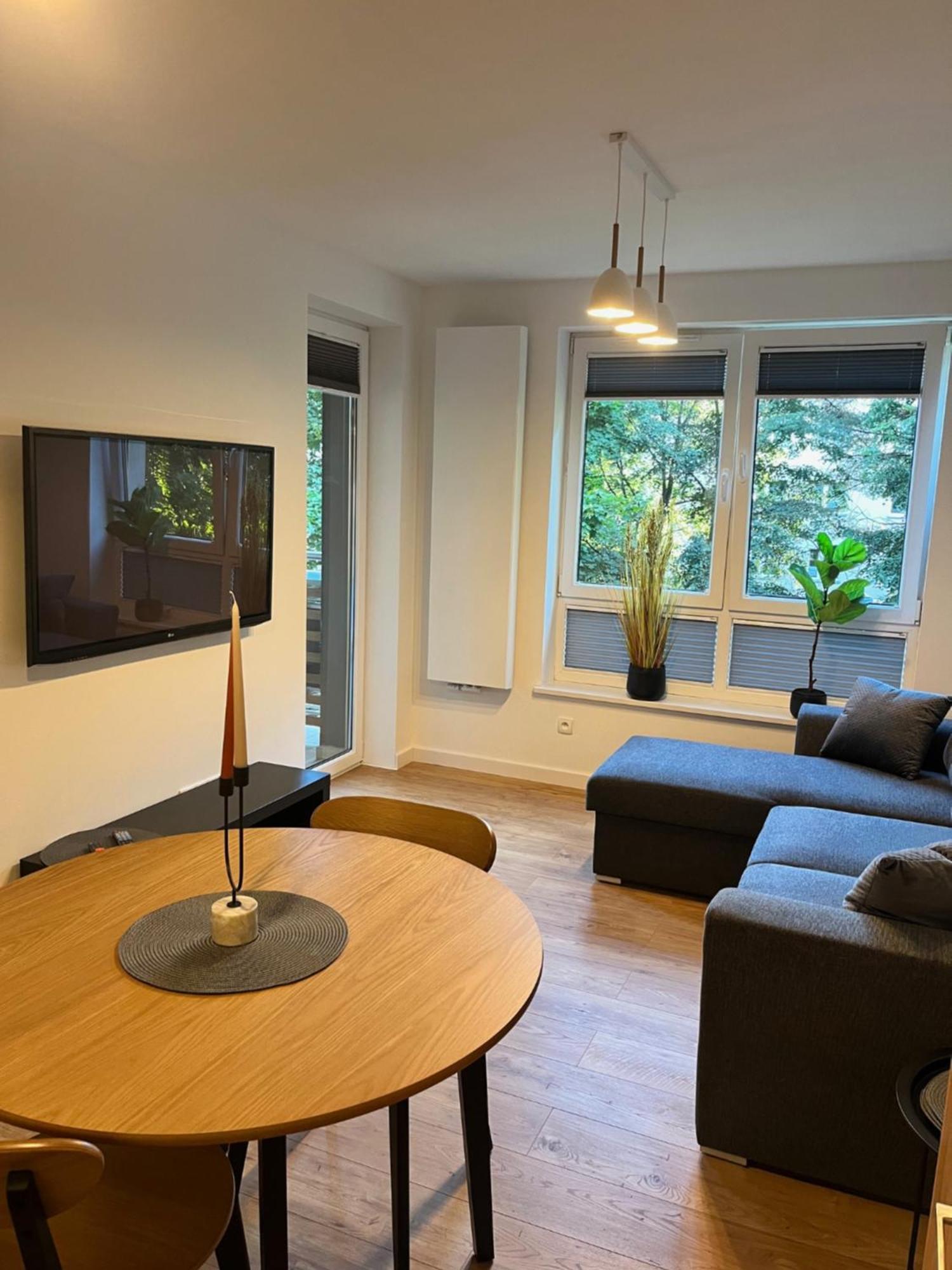 Apartament Julia 1-4 Os Starowapiennikowa 42A Z Balkonem Ze Sniadaniem Kontynentalnym Келце Екстериор снимка