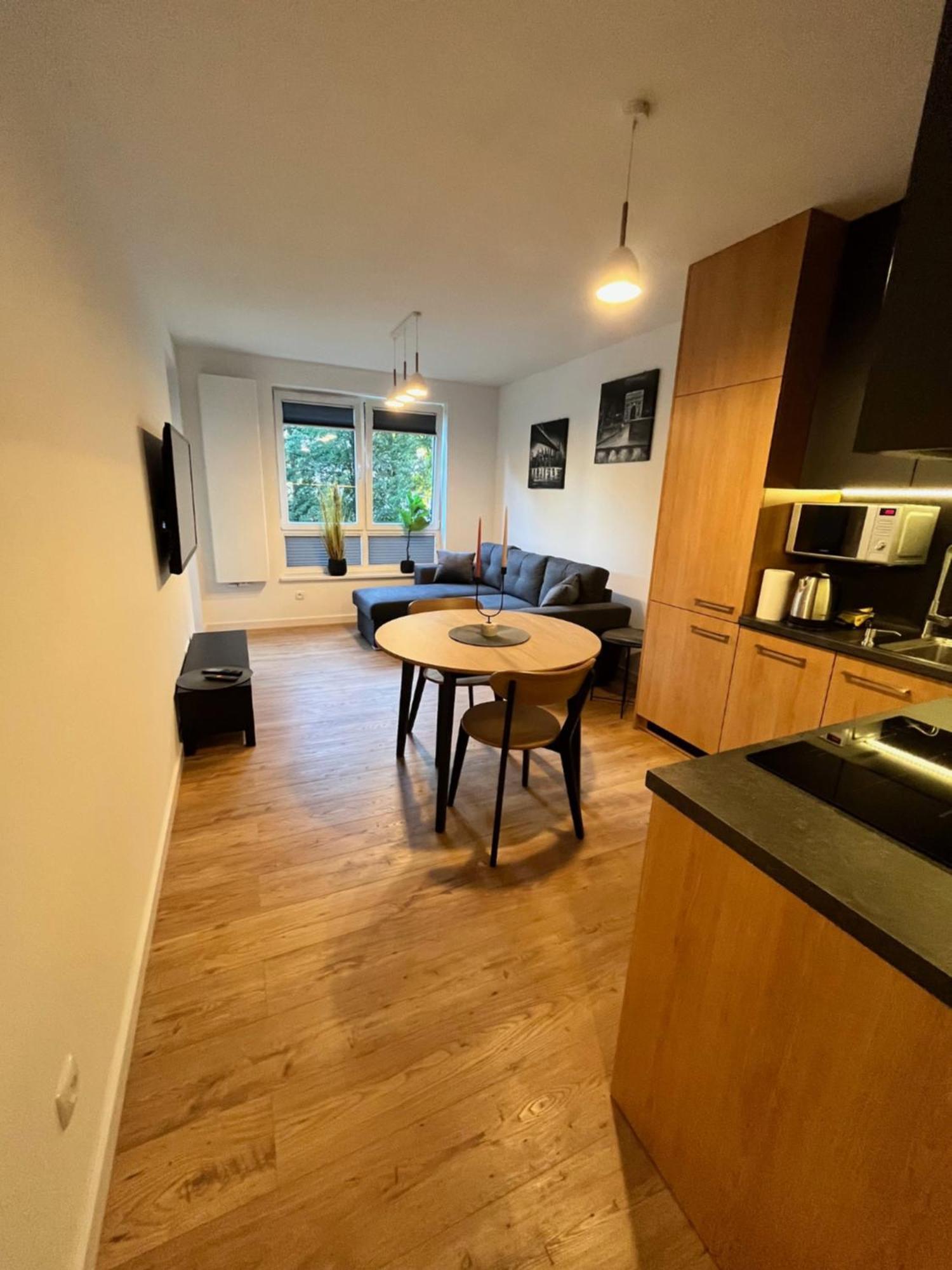 Apartament Julia 1-4 Os Starowapiennikowa 42A Z Balkonem Ze Sniadaniem Kontynentalnym Келце Екстериор снимка